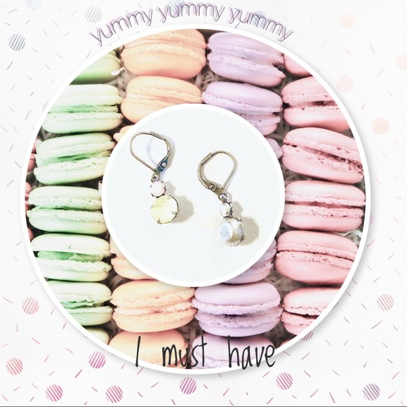 😍Vintage Rhinestone earrings ♥️NEW - Picture 3 of 5